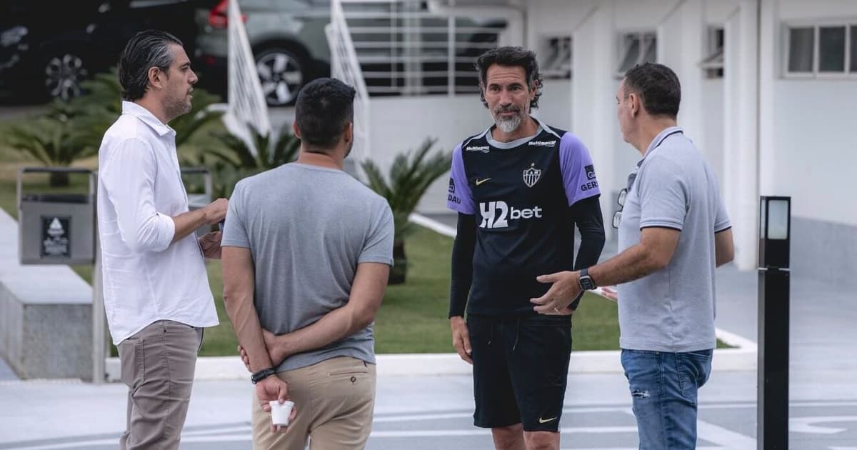 Diretor do Atlético vê elenco competitivo e não descarta novas contratações
