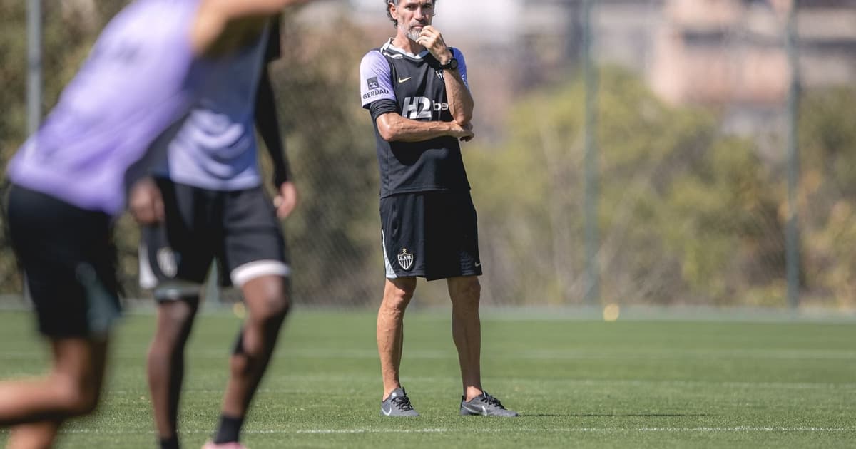 Desfalque de titular: As opções de Domínguez para escalar o Atlético contra o Remo