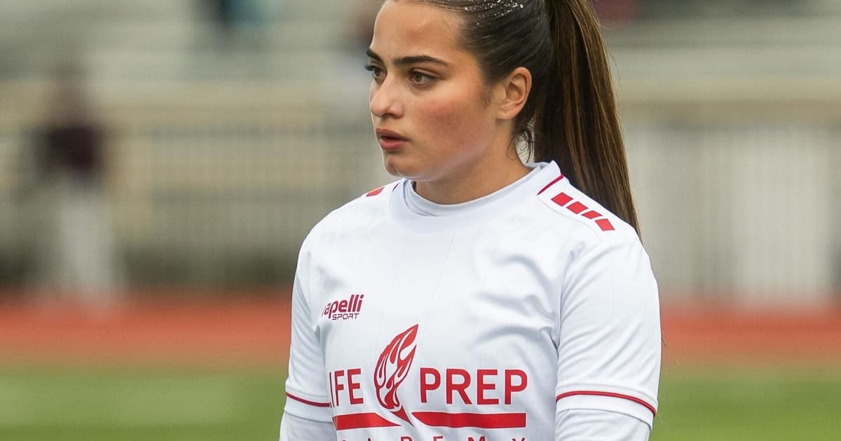 Brasileira de 16 anos amplia experiência no futebol dos EUA e inicia nova etapa