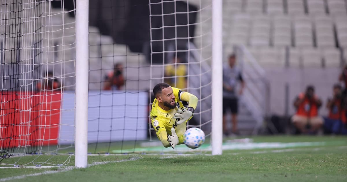 Atlético pode ter 'preocupação extra' no clássico com possível ausência de Éverson