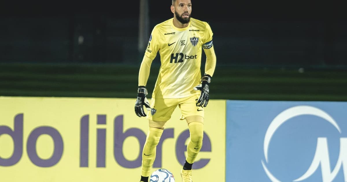Torcedores reprovam Everson após gol do Remo no Atlético-MG