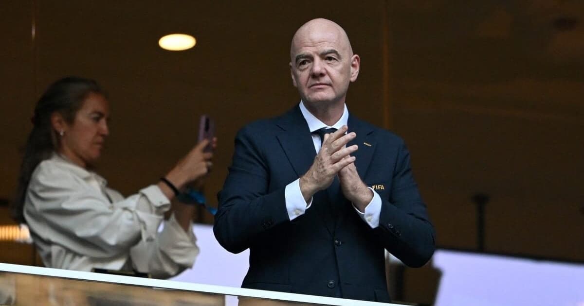 Uefa pagou indenização a suposta amante de Infantino, diz jornal inglês