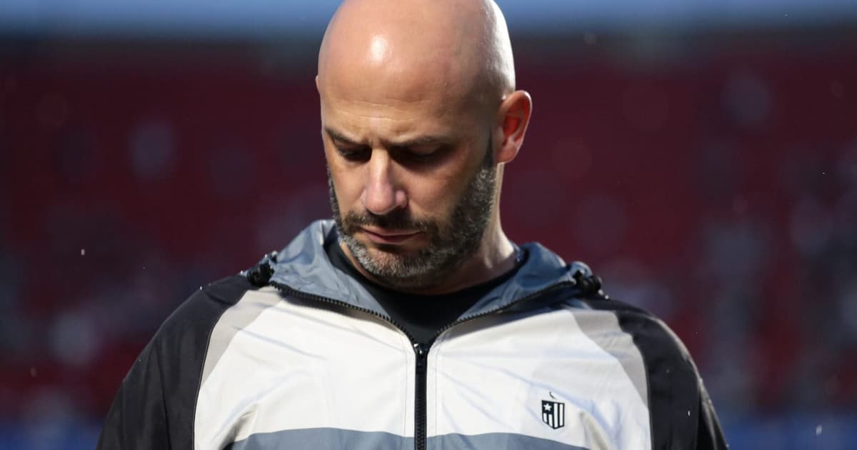 Torcida aponta técnico ideal para o Botafogo após saída de Franclim