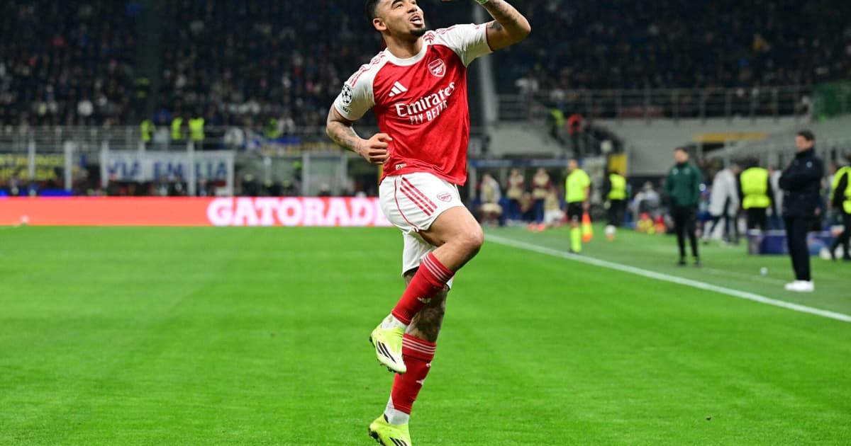 Gabriel Jesus chega em Barcelona e revela: 'Muito feliz'