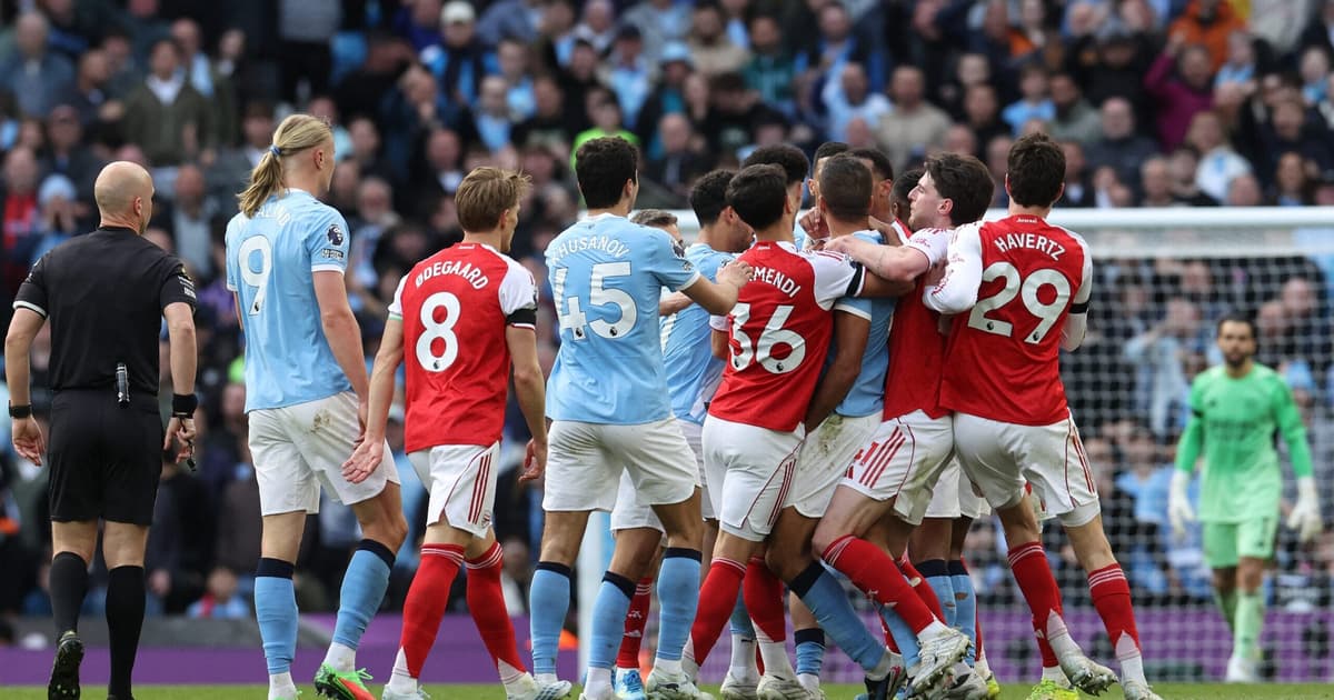 Premier League vai revelar análises de árbitros e decisões do VAR