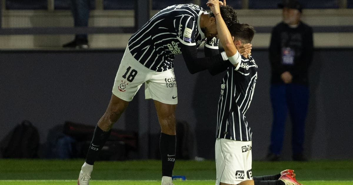 Corinthians derrota Bragantino com destaque para falhas de Volpi no Brasileirão