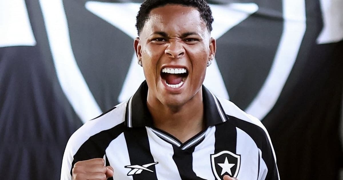 Botafogo rescinde com o lateral-esquerdo Caio Roque