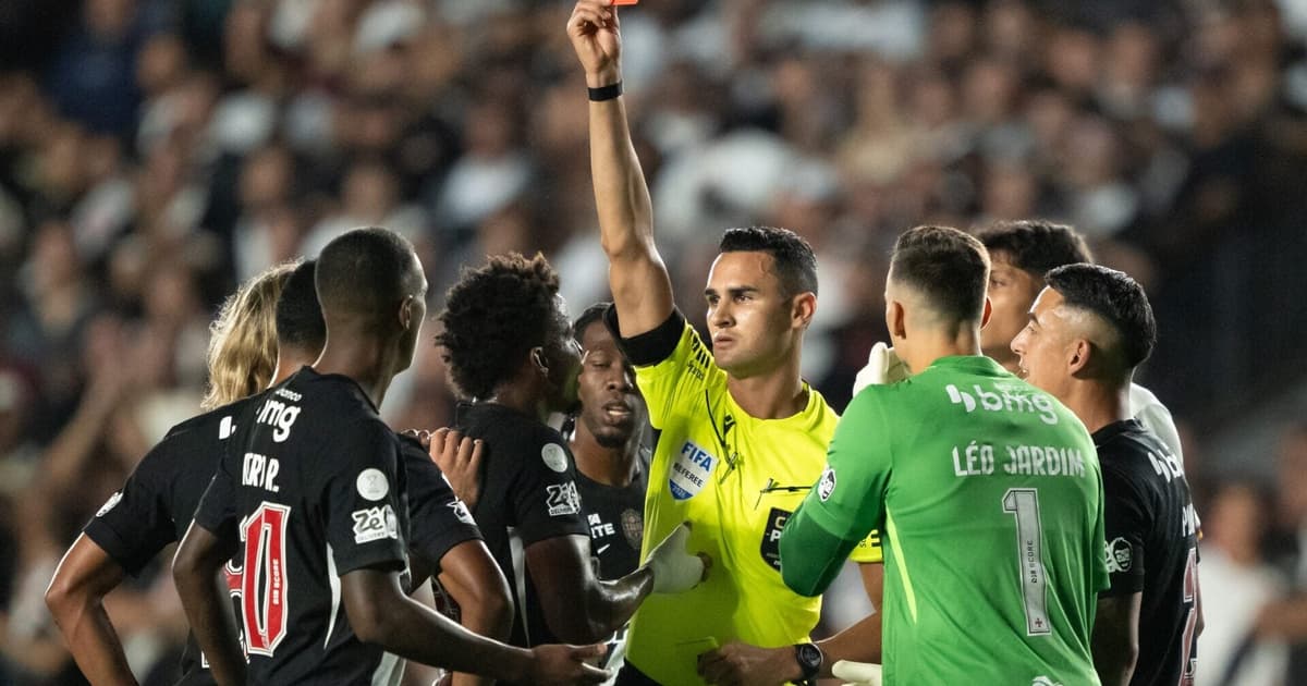 Admar Lopes critica arbitragem de Vasco x Vitória: 'Erro grotesco'
