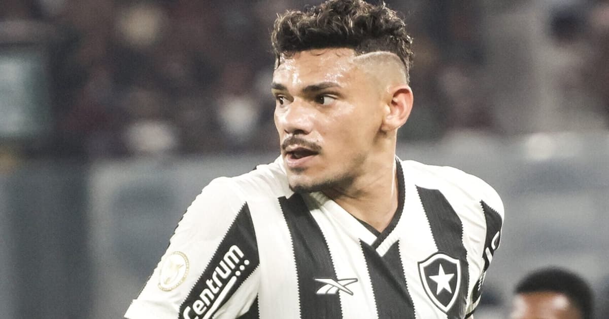Torcida manda recado a Tiquinho Soares na volta ao Botafogo