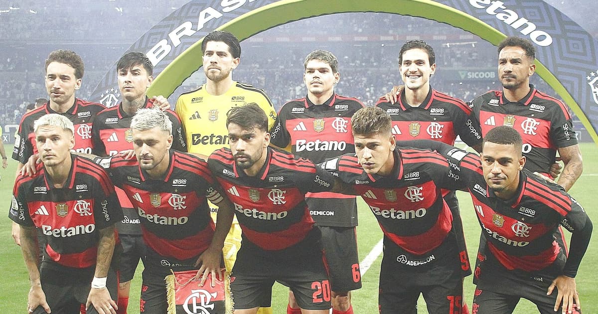 Jogador do Flamengo discute com torcedor ao vivo: 'Um bosta'