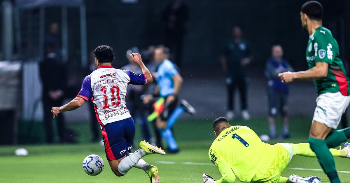 Possível pênalti não marcado em Palmeiras x Cerro Porteño divide opiniões