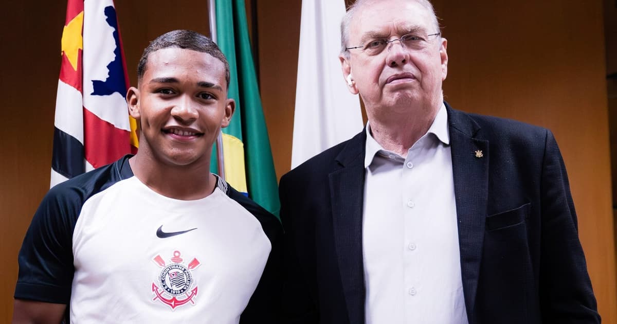 Corinthians Formaliza Contrato Profissional com Promessa das Categorias de Base