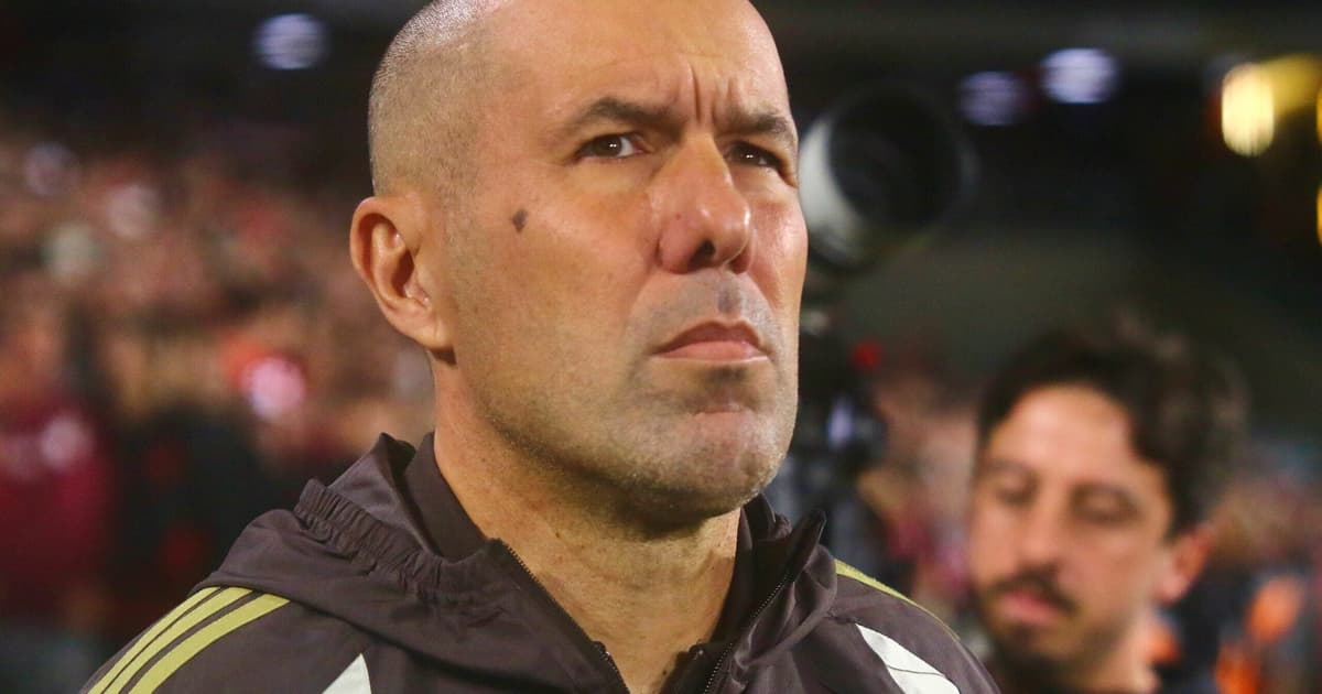 Jardim rebate críticas no Flamengo e cita Filipe Luís: 'É melhor mudar de trabalho'