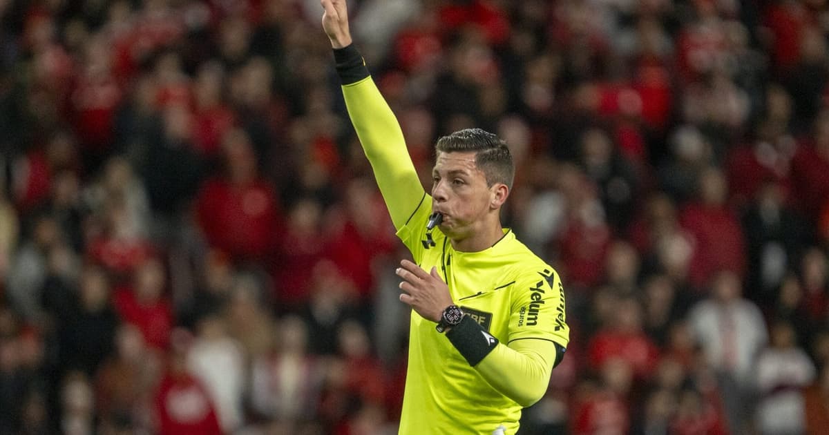 Decisão da arbitragem em Internacional x Atlético-MG repercute: 'Inventou'