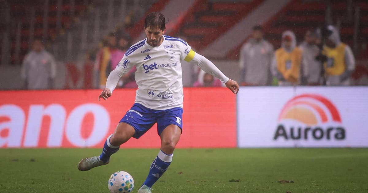 Lucas Silva bate marca histórica no Cruzeiro