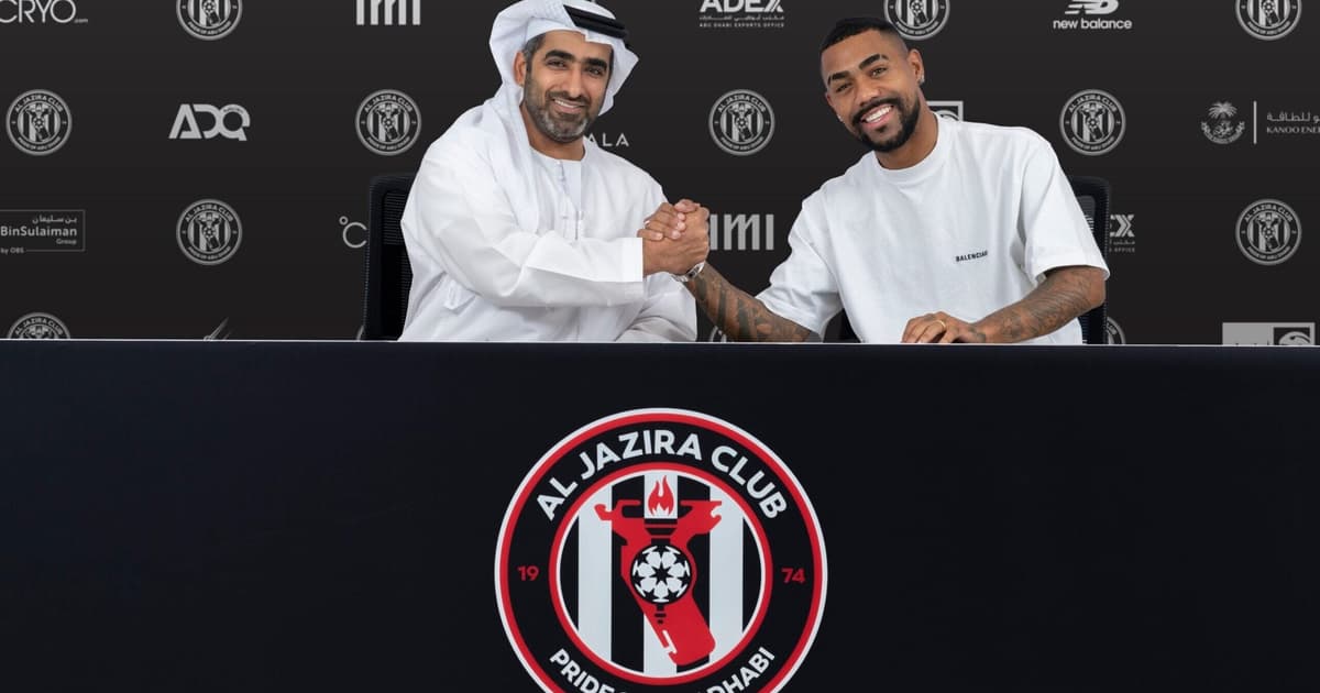 Ex-Corinthians e Barcelona sai do Al-Hilal e acerta com novo time