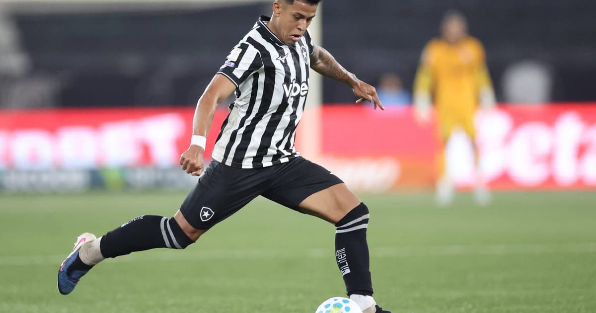 Matheus Martins trava negociação com clube russo após pedida salarial; Botafogo já deu 'ok'