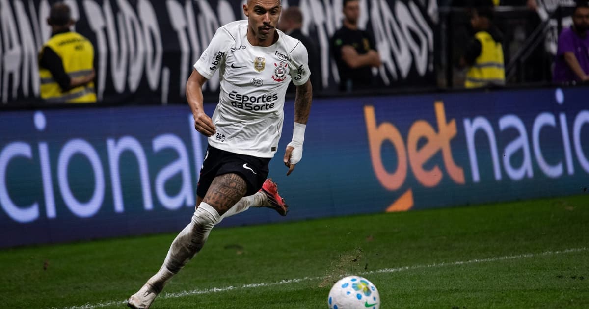 Matheuzinho pede melhorias urgentes no gramado da Neo Química Arena após a eliminação do Corinthians