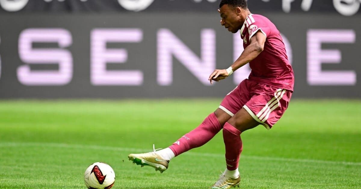 Atitude de Mbappé em amistoso do Real Madrid viraliza: 'Sem necessidade'