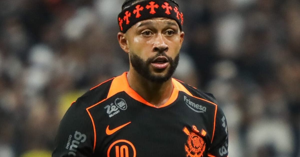 Torcida do Corinthians manda recado a Memphis após saída do clube