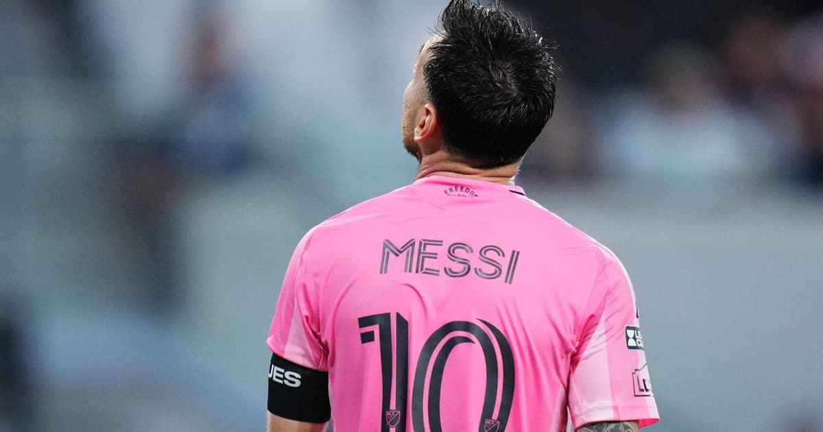 Casemiro elogia Messi por voltar a jogar em meio ao luto: 'De aplaudir'