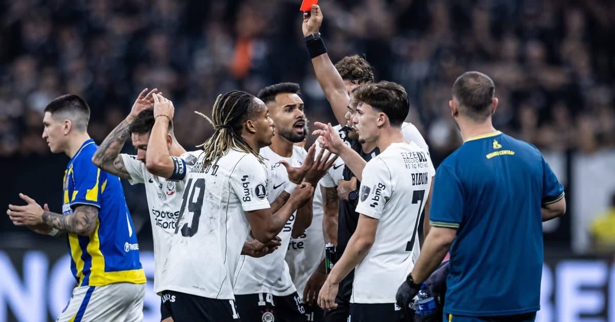 Raniele se pronuncia após expulsão em Corinthians x Rosario