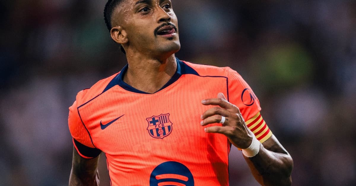 Técnico do Barcelona exalta Raphinha em pré-temporada