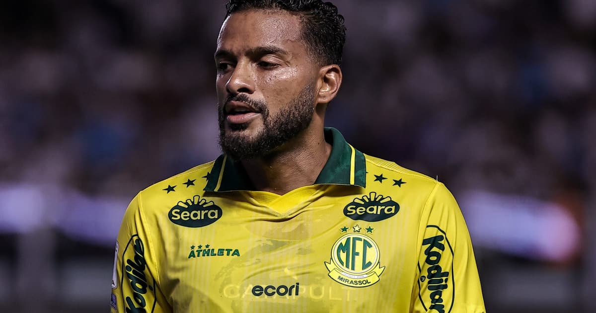 Reinaldo quebra silêncio após episódio em Santos x Mirassol