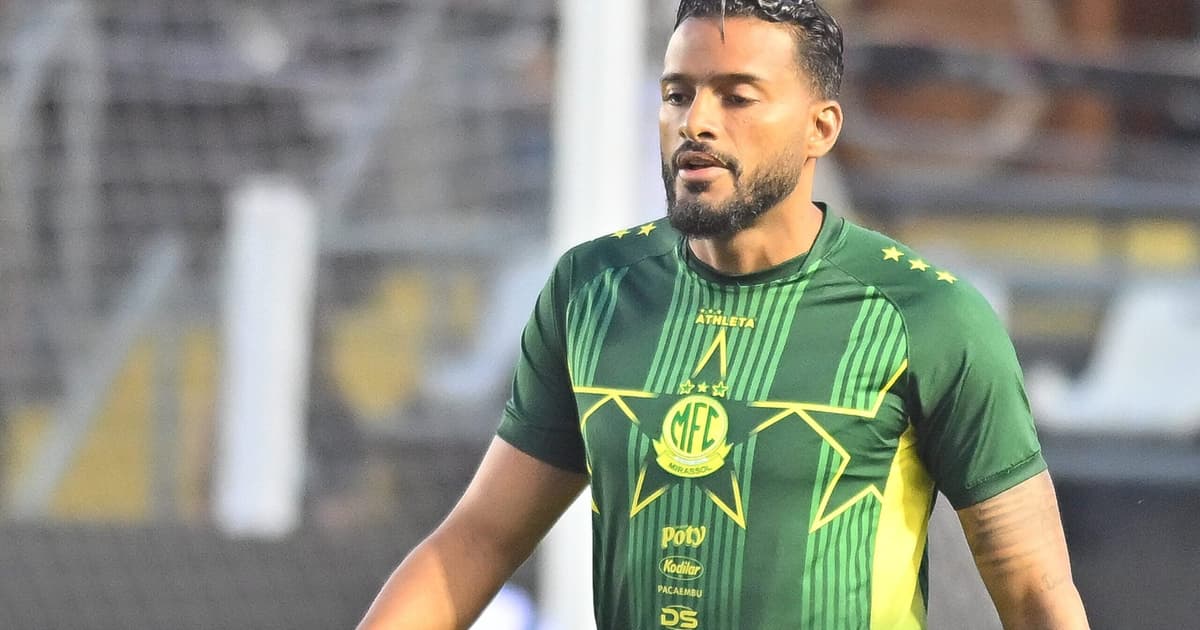 Torcedor do Santos cospe em Reinaldo, do Mirassol, e web reage