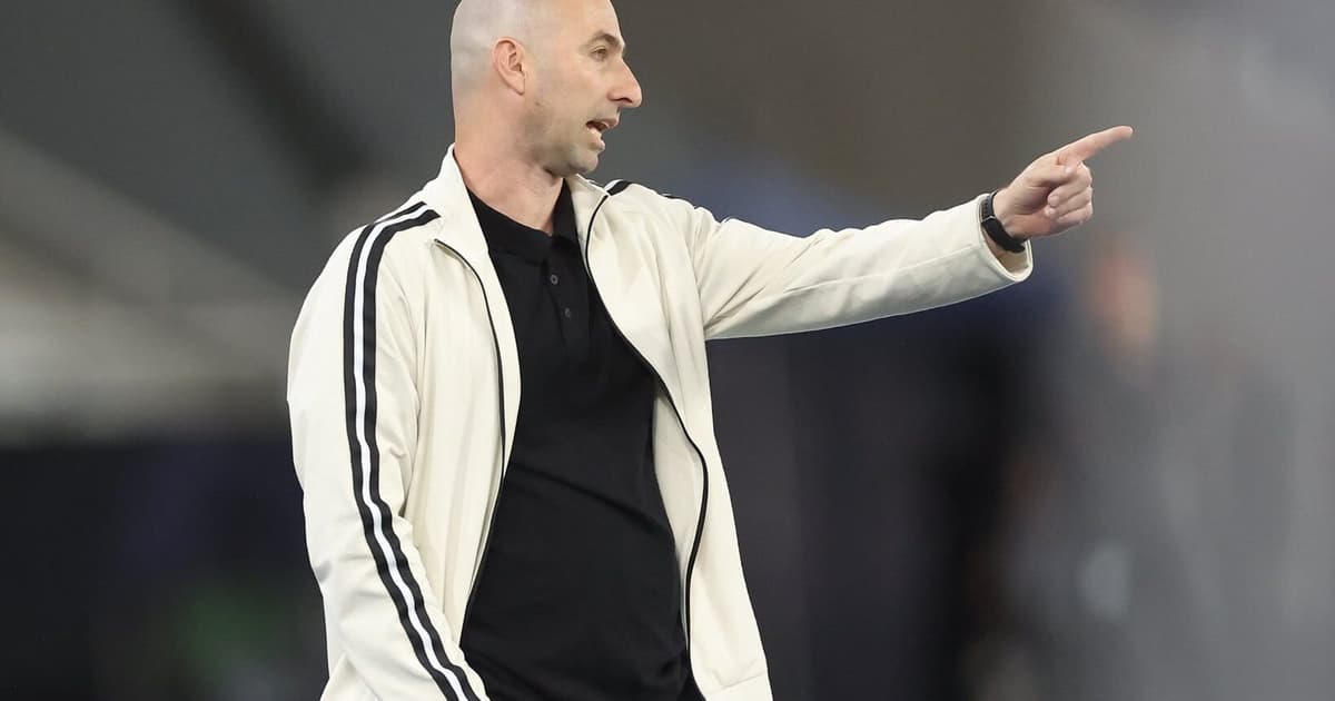 Botafogo blinda Bellão e confia no interino para clássico com o Flamengo