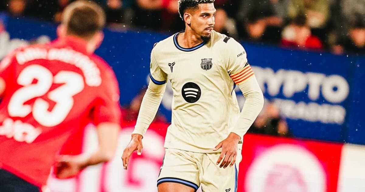 Liverpool acerta empréstimo com zagueiro do Barcelona, diz jornalista