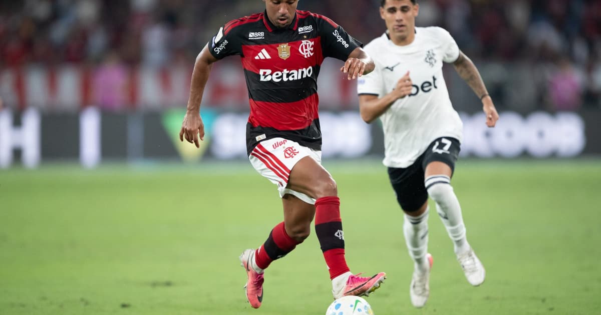 Felipe Melo compara Flamengo a Liverpool e Real Madrid
