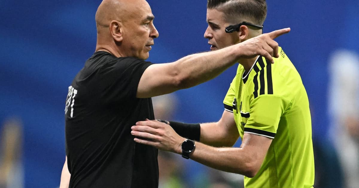 Técnico de Seleção na Copa desmaia em briga de esposa e ex