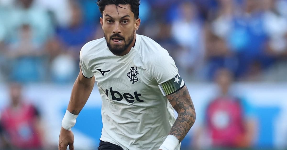 Botafogo avança pela renovação de contrato com Alex Telles