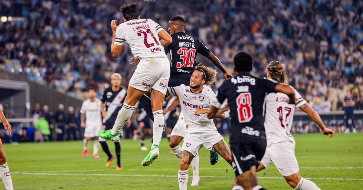 Gol perdido em Vasco x Fluminense choca torcedores: 'Sozinho'