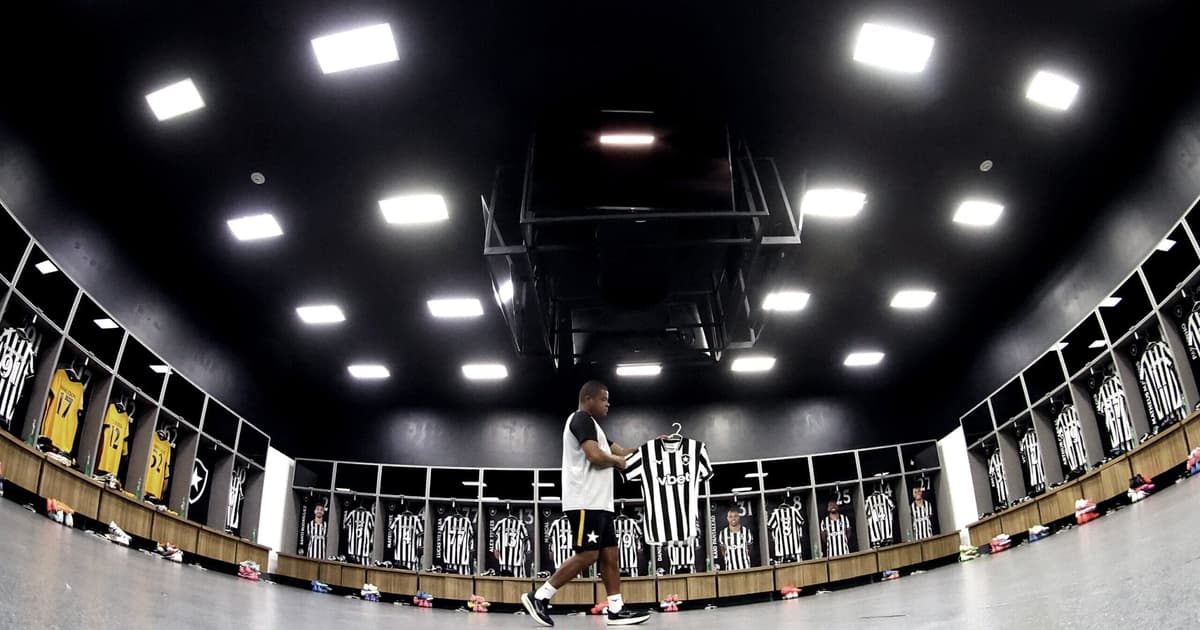 Botafogo tem mudanças no ataque para enfrentar o Fluminense; veja escalação