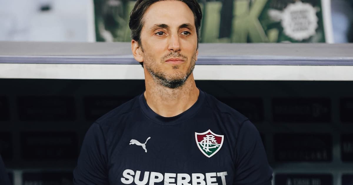 Zubeldía define escalação do Fluminense contra o Vasco