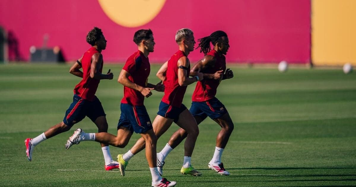 Sem Ferran, campeões mundiais se reapresentam ao Barcelona