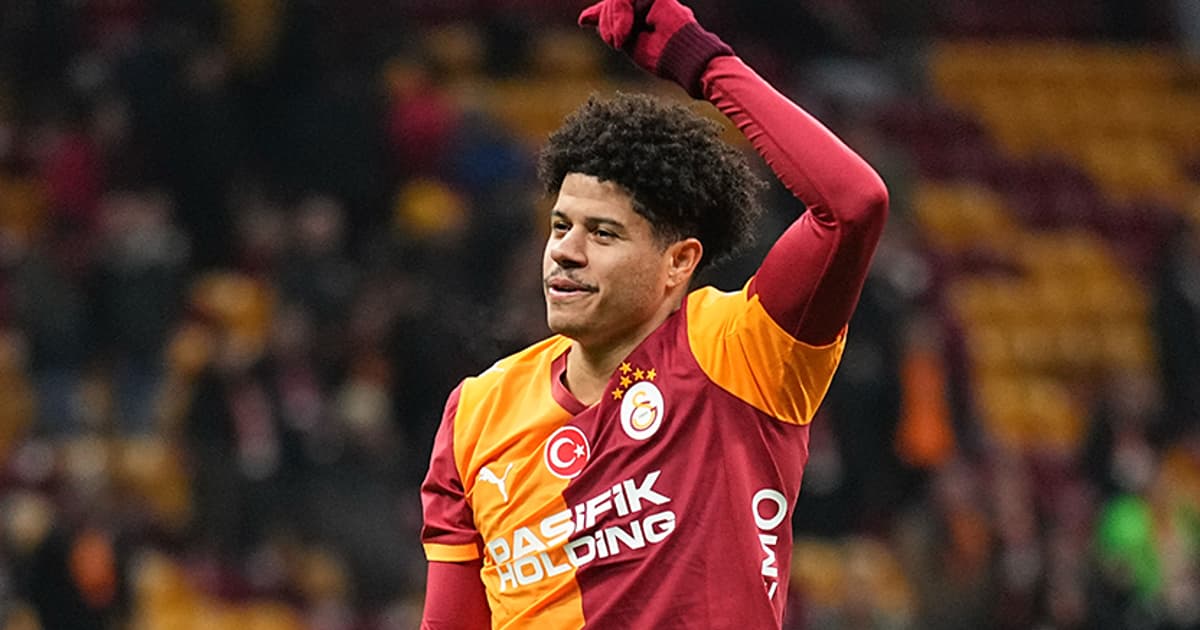 Com assistência de Gabriel Sara, Galatasaray estreia com empate na Turquia