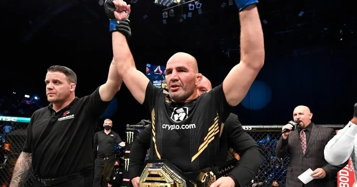 De volta à ação, ex-campeão do UFC destaca apoio de Alex Poatan