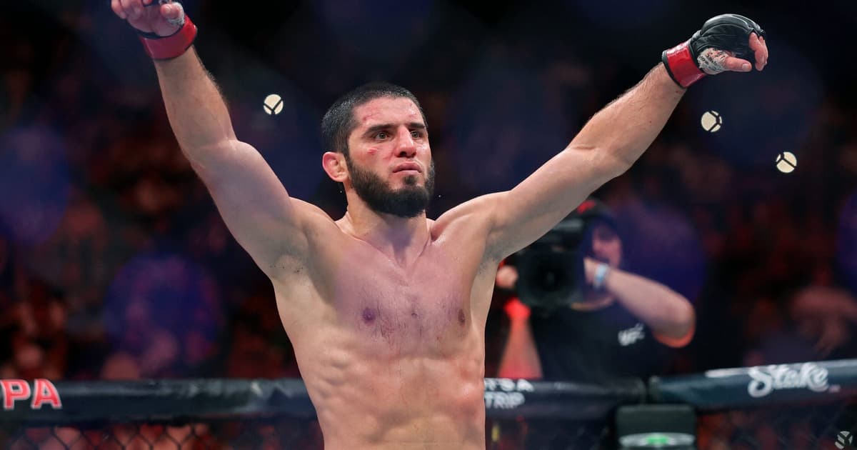 Dana White faz previsão sobre carreira de Makhachev no UFC: 'Impressionante'