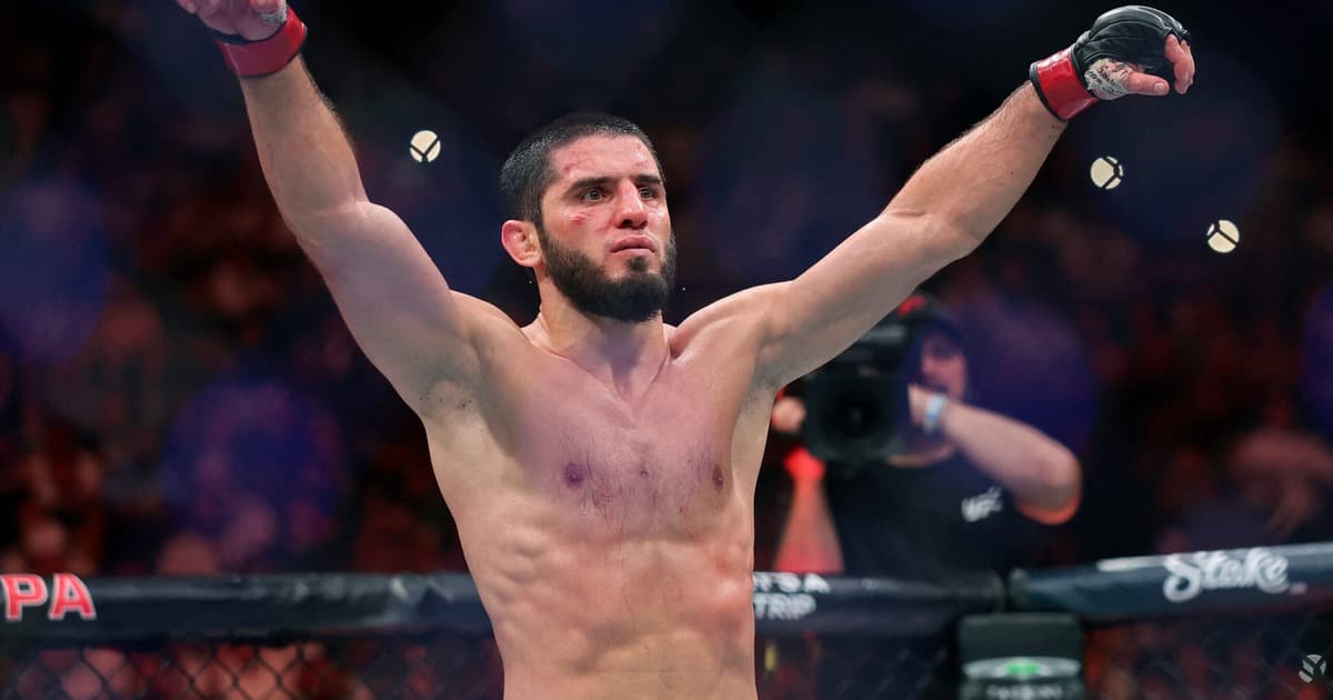 Recorde de Anderson Silva é superado por Makhachev no UFC 330