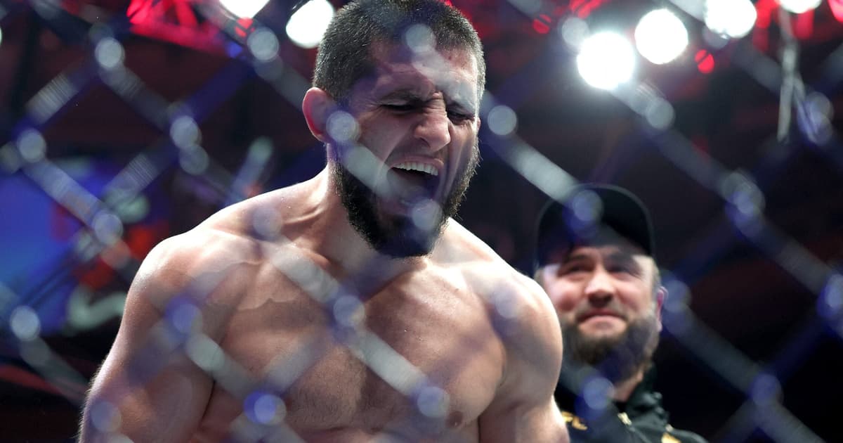 Makhachev se irrita em coletiva do UFC 330: 'Cale a boca'