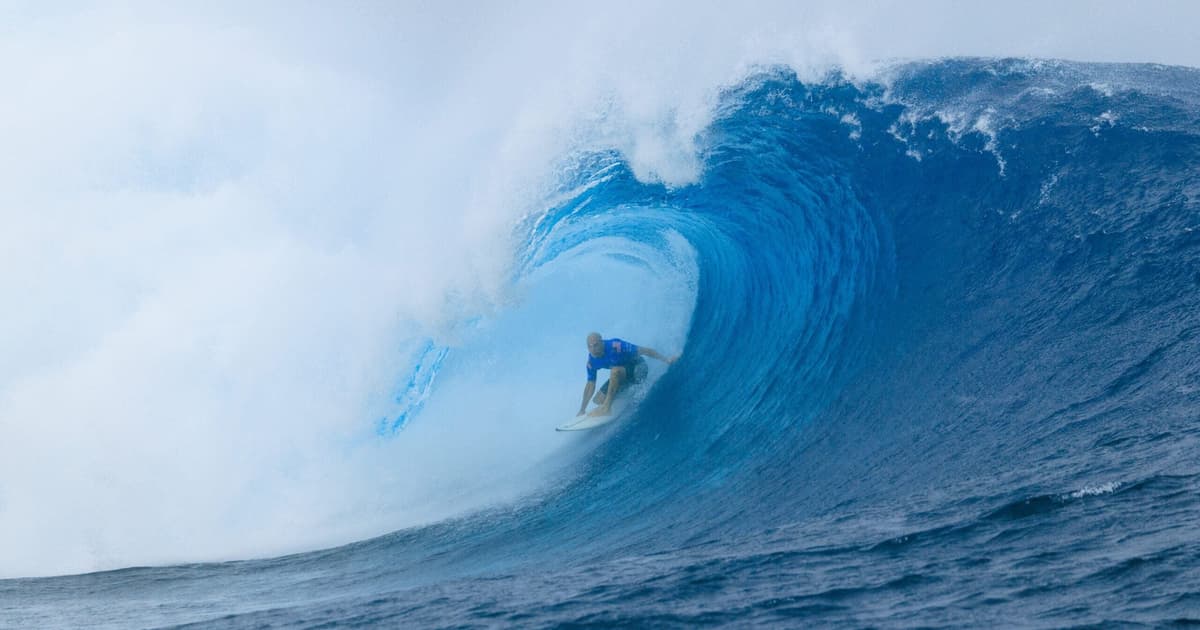 WSL: Kelly Slater dá show e elimina Gabriel Medina em Teahupoo