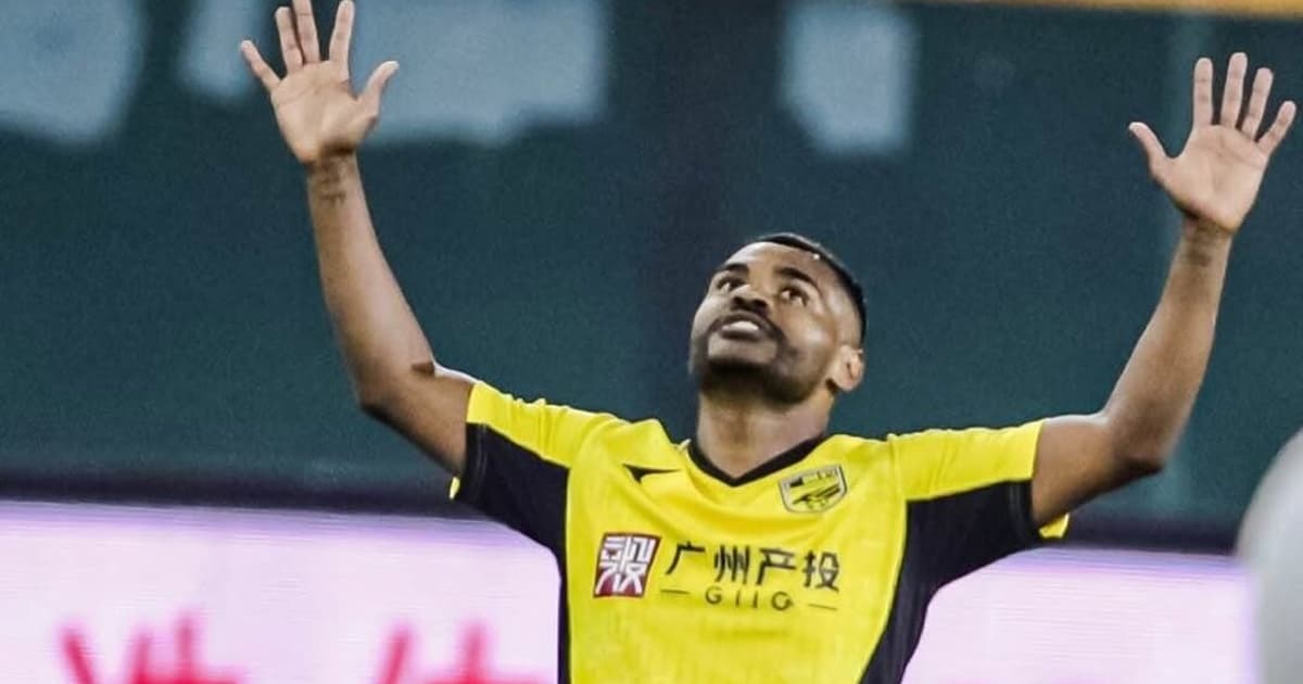 Nikão completa 600 jogos na carreira e celebra marca histórica