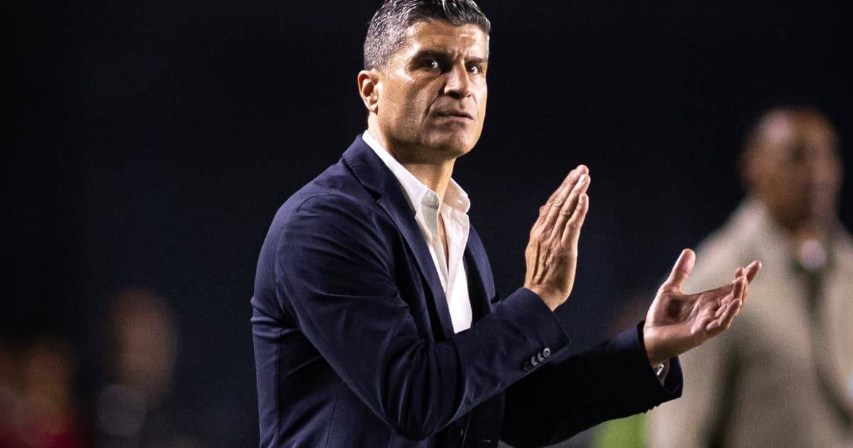 Ainda sem reforços e com desfalques, Vasco define escalação para enfrentar o Olimpia