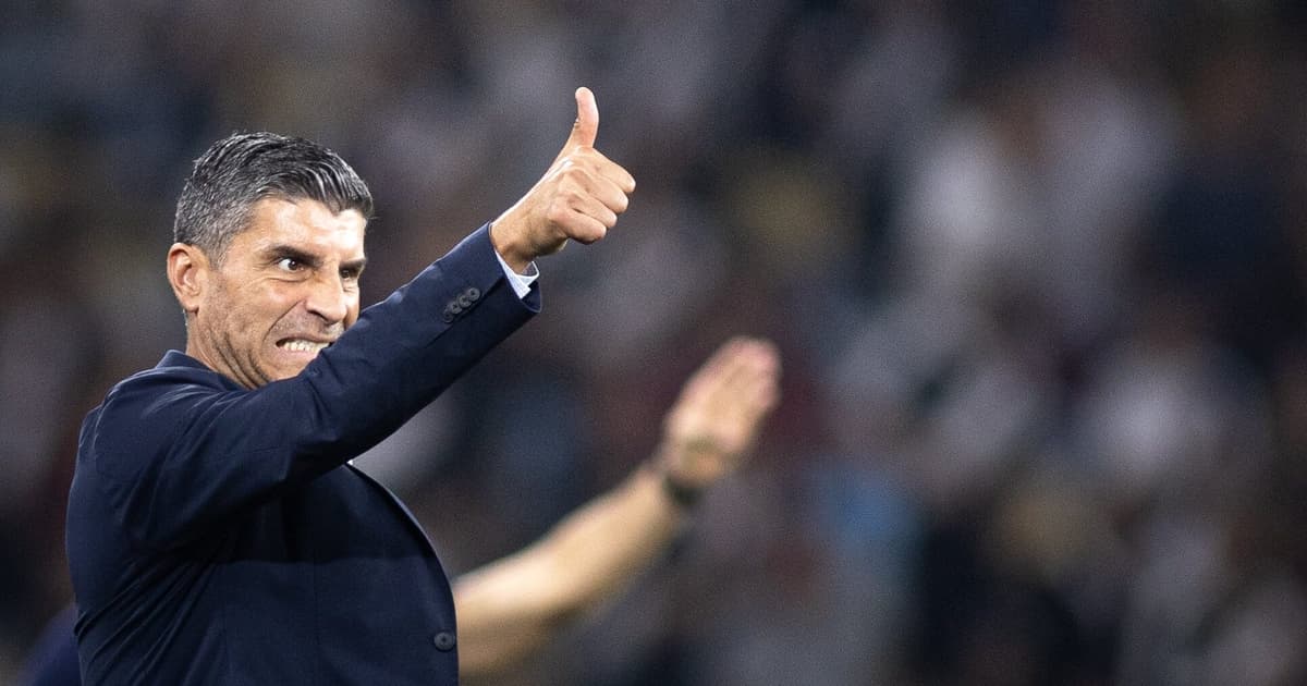 Pedro Emanuel ajusta o meio-campo e Vasco começa a mostrar evolução