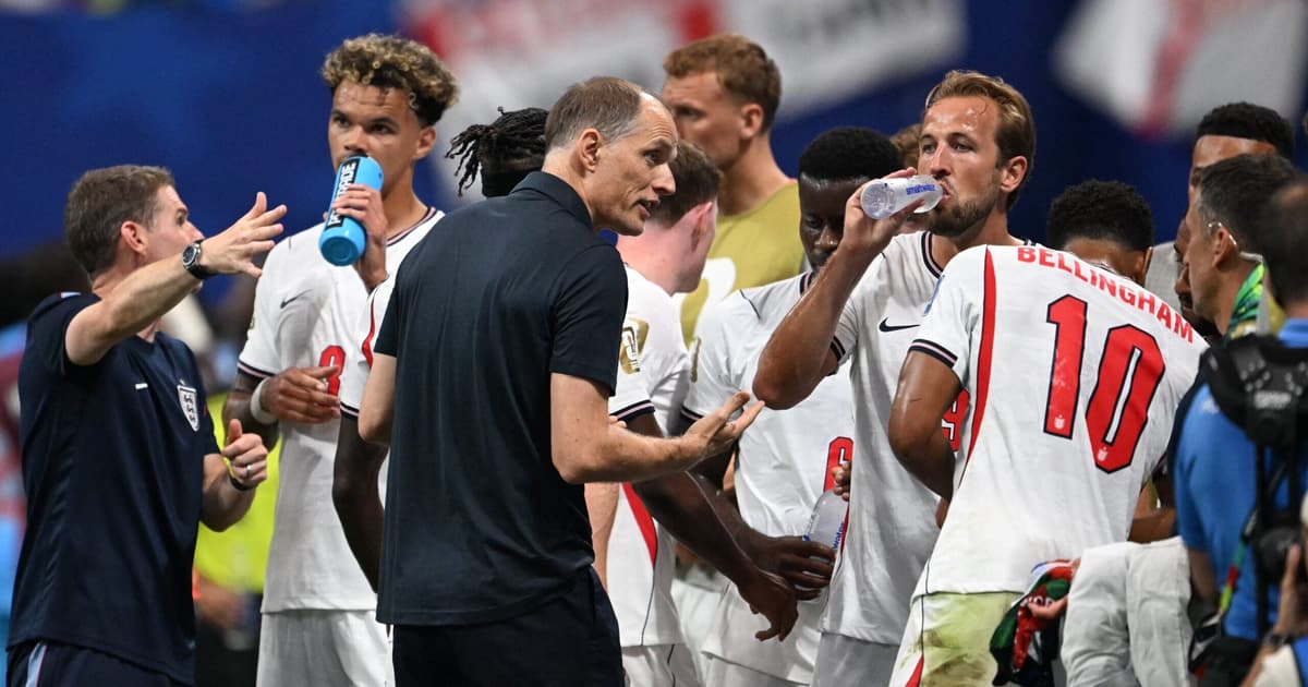 Pausa para hidratação vira debate entre jogadores do Brasileirão