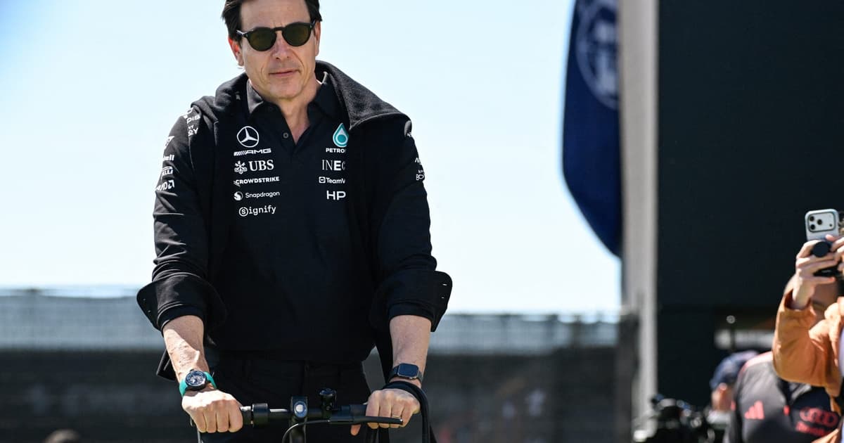 Mercedes afirma estar sem dinheiro para melhorias na F1 2026