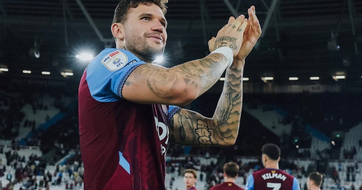 Titular pela primeira vez, Morato dá assistência em goleada do West Ham